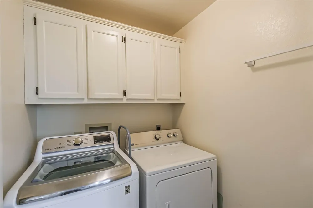 633 Clarenda Falls Drive Sugar Land, TX 77479