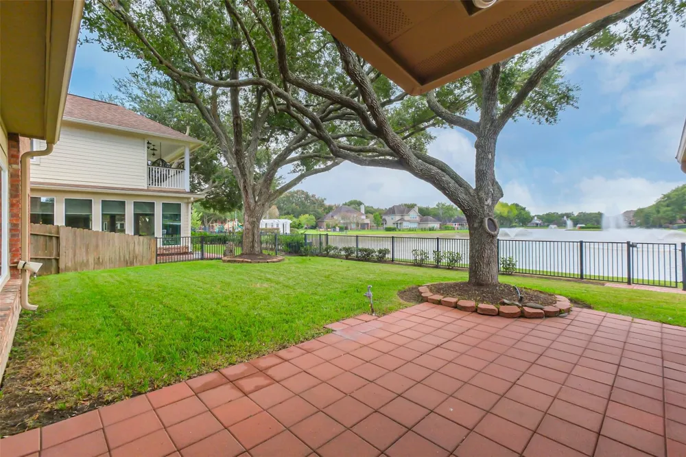633 Clarenda Falls Drive Sugar Land, TX 77479