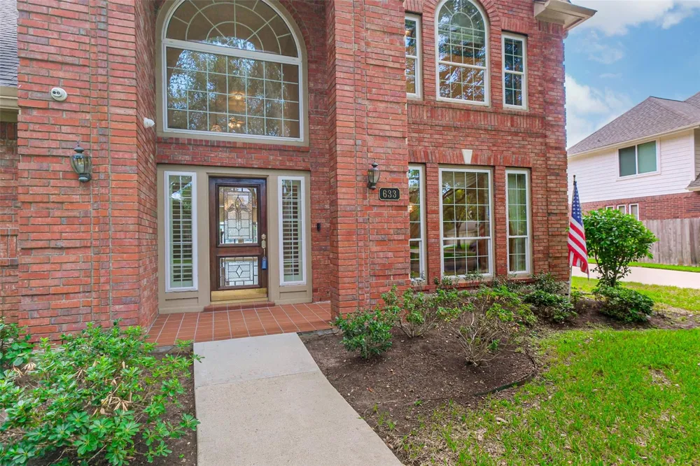 633 Clarenda Falls Drive Sugar Land, TX 77479
