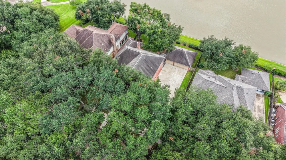 633 Clarenda Falls Drive Sugar Land, TX 77479