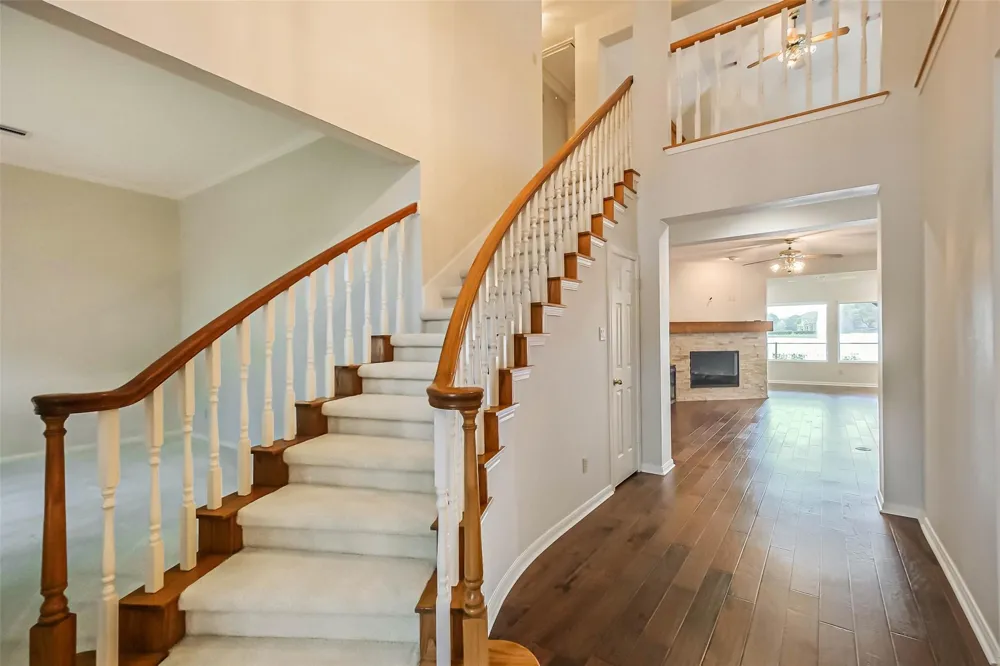 633 Clarenda Falls Drive Sugar Land, TX 77479