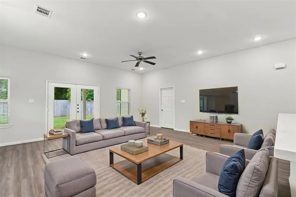 2150 Mosher Lane Houston, TX 77088