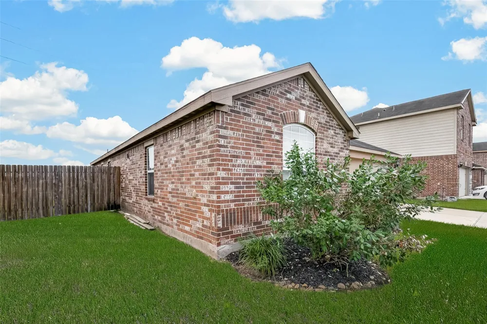 9407 Grand Spark Drive Rosharon, TX 77583