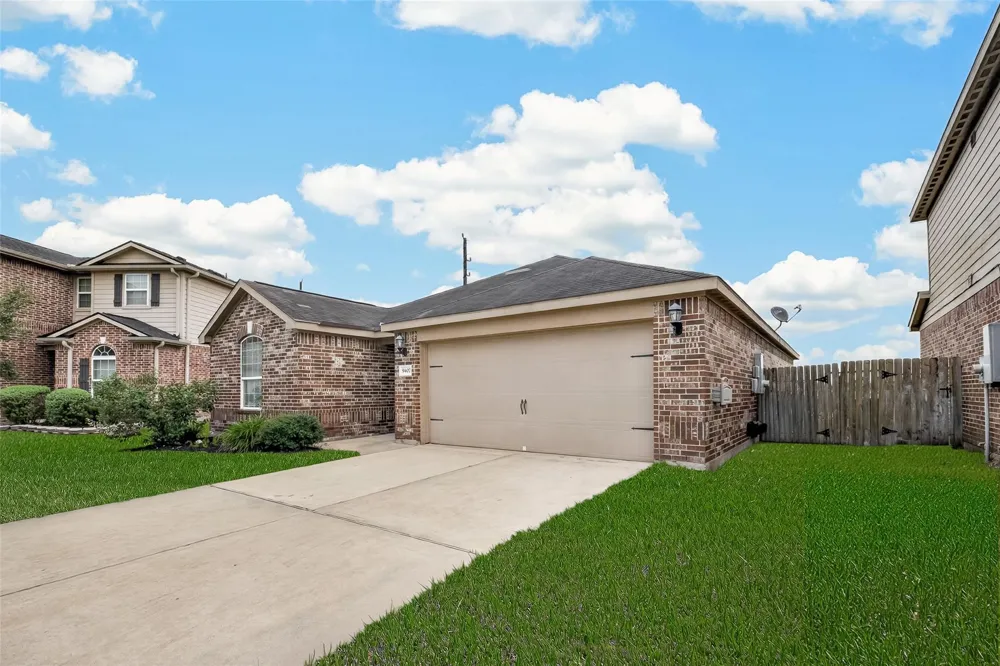 9407 Grand Spark Drive Rosharon, TX 77583
