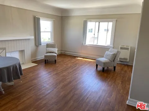 4537 W 11Th Place