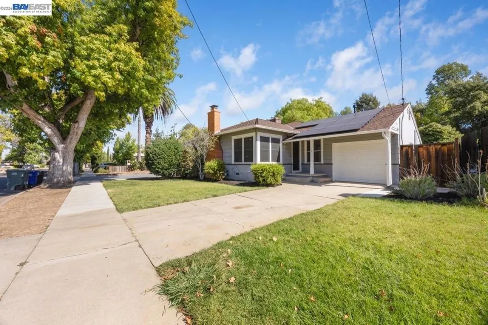 1942 6Th St Concord, CA 94519