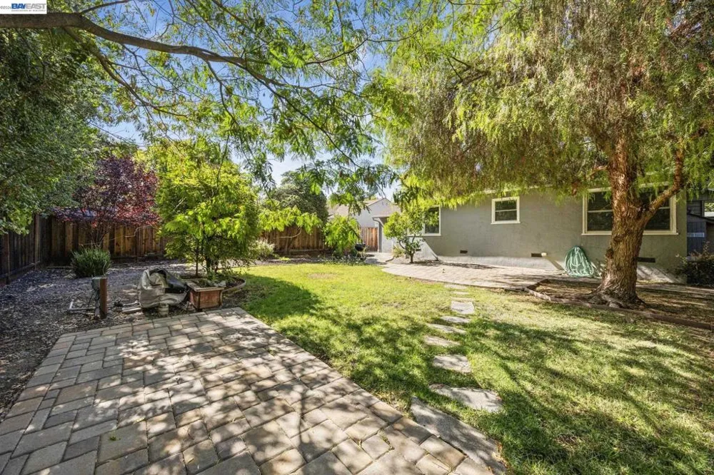 1942 6Th St Concord, CA 94519
