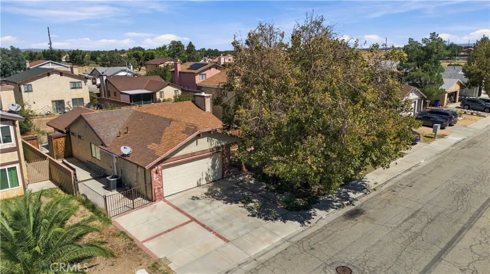 2533 Topaz Lancaster, CA 93535