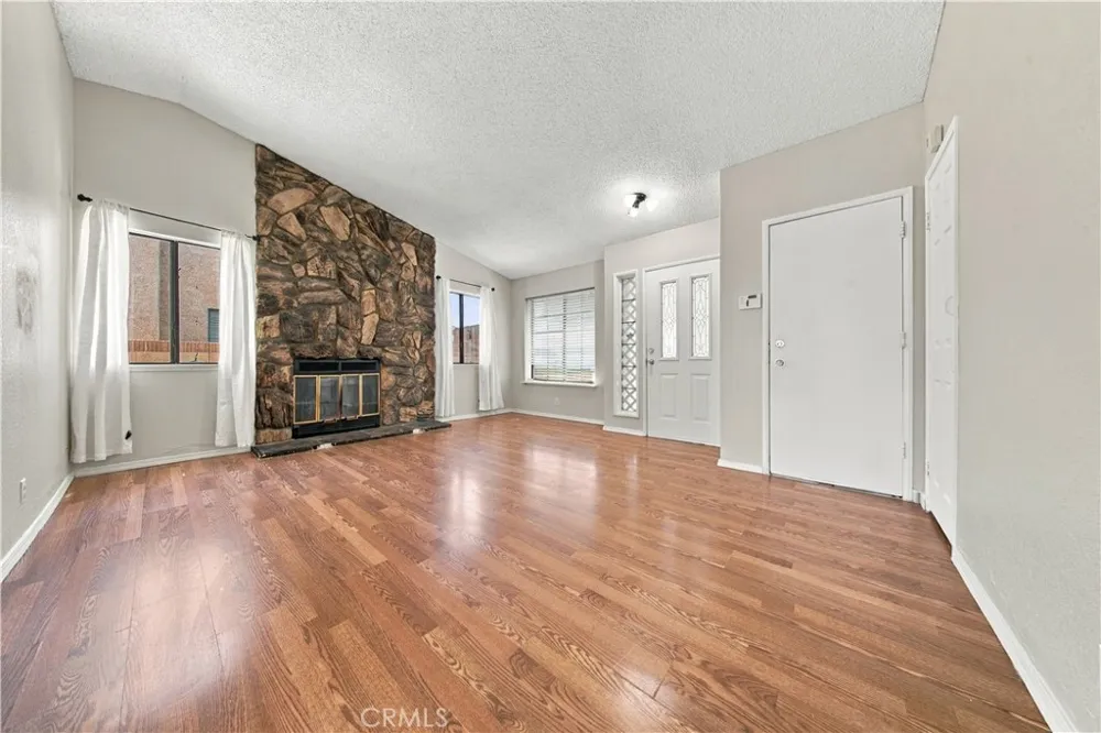 2533 Topaz Lancaster, CA 93535