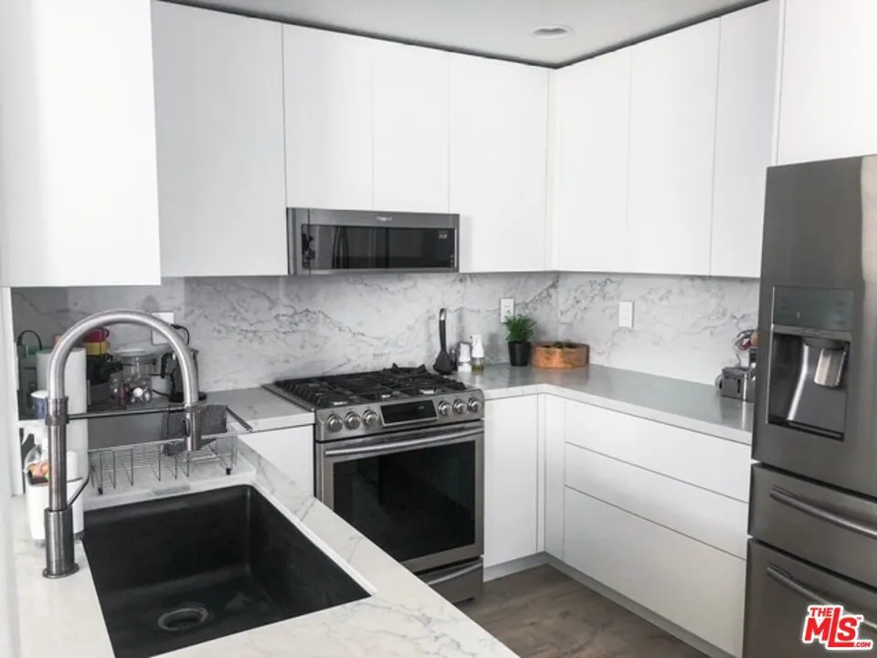 25735 Perlman Place #H Stevenson Ranch, CA 91381