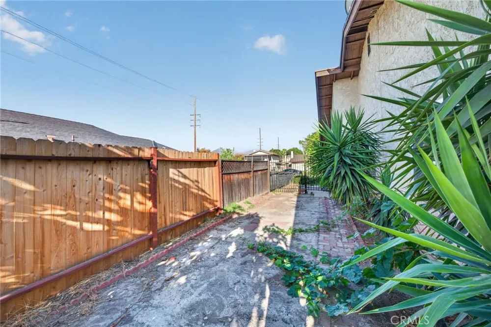1245 Prado Redlands, CA 92374