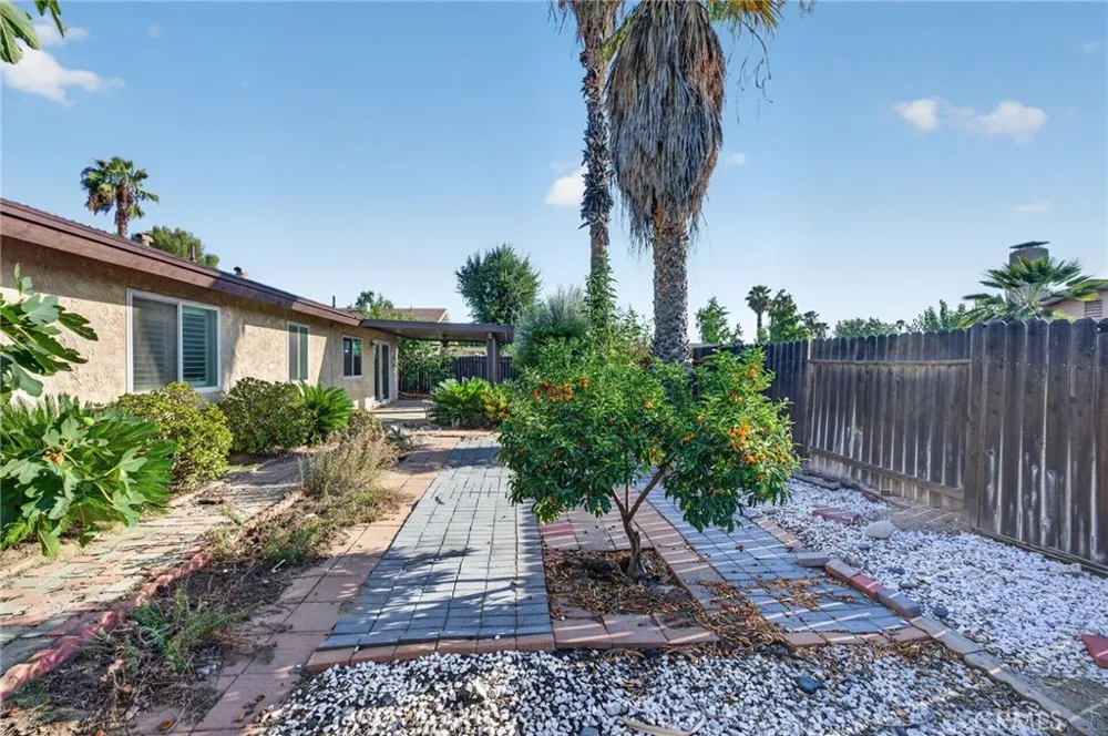 1245 Prado Redlands, CA 92374