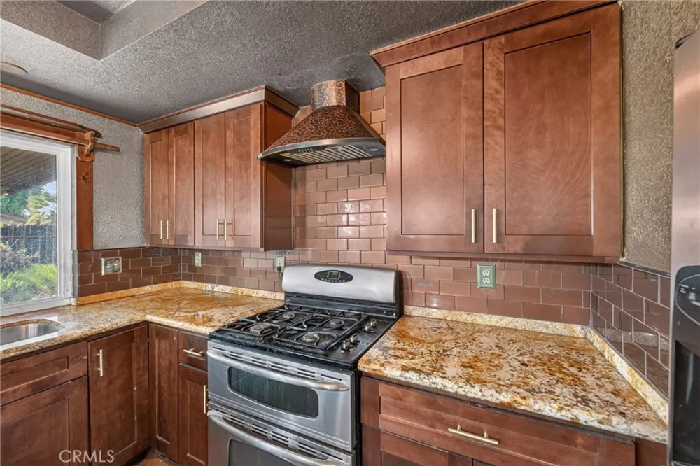 1245 Prado Redlands, CA 92374