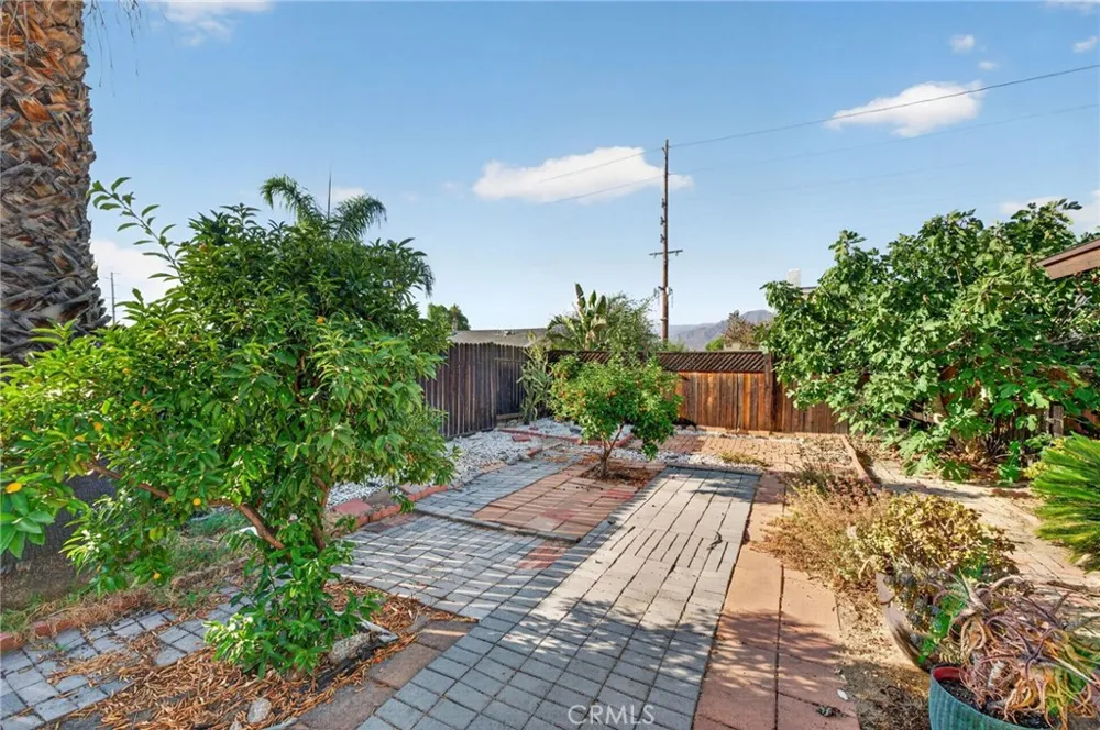 1245 Prado Redlands, CA 92374