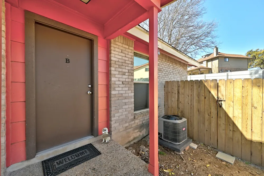 1904 Valley Hill Circle Austin, TX 78741