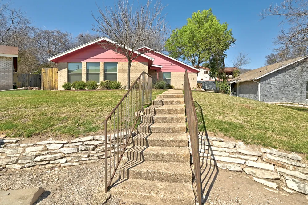1904 Valley Hill Circle Austin, TX 78741