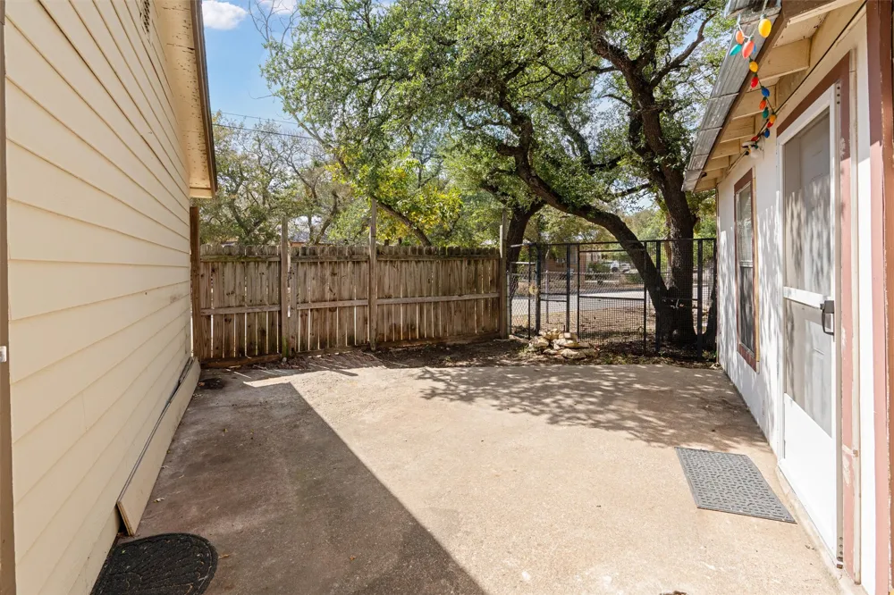 1102 Carlin Cove Round Rock, TX 78681