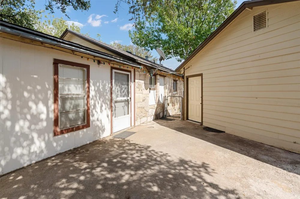 1102 Carlin Cove Round Rock, TX 78681