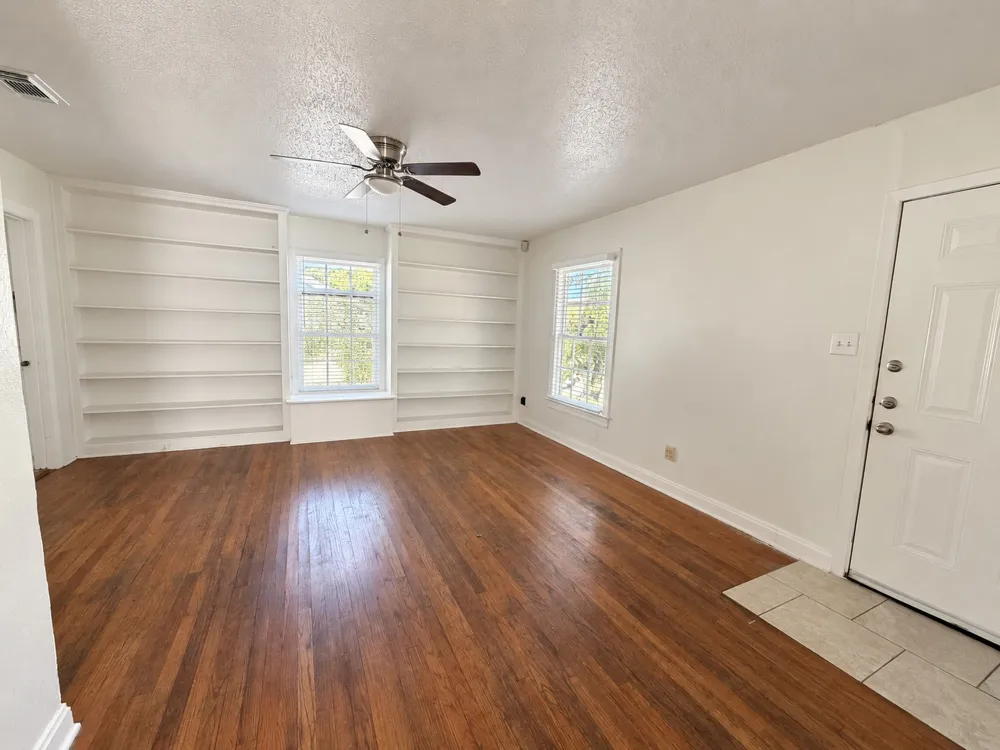 819 E 31st Street Austin, TX 78705