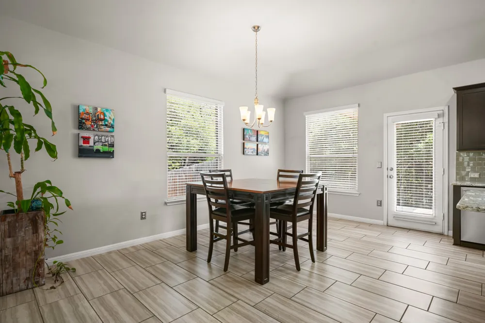 2302 Alayna Cove Austin, TX 78754