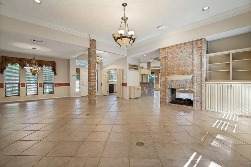 5212 Whispering Oaks Drive Dallas, TX 75236