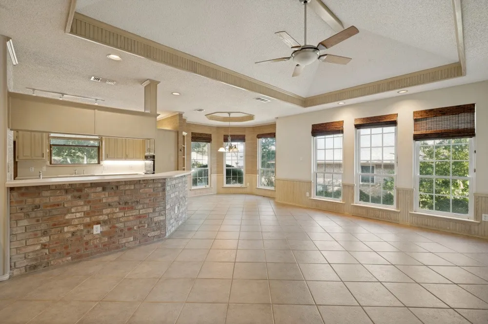 5212 Whispering Oaks Drive Dallas, TX 75236