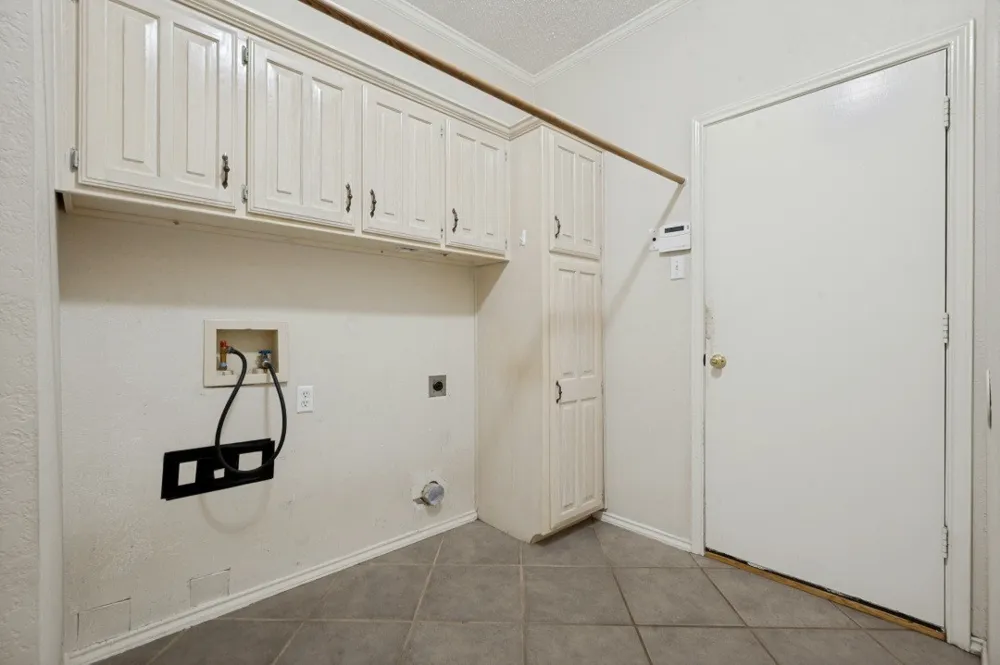 5212 Whispering Oaks Drive Dallas, TX 75236