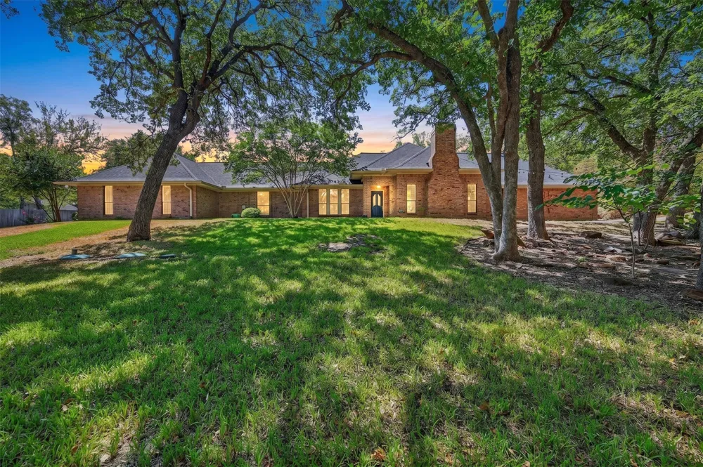 6501 Oakview Drive Flower Mound, TX 75022