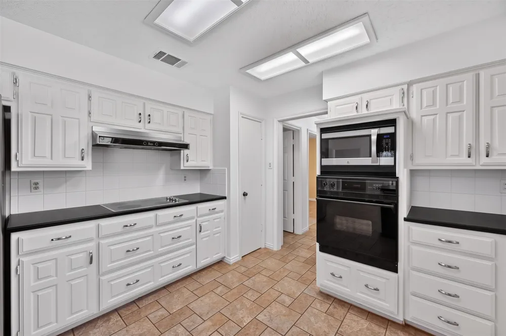 6501 Oakview Drive Flower Mound, TX 75022