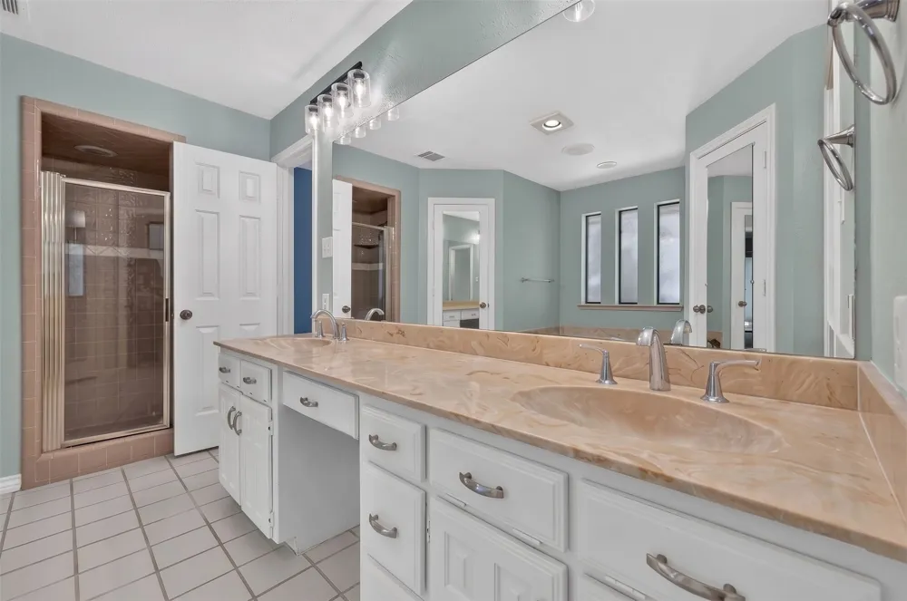 6501 Oakview Drive Flower Mound, TX 75022