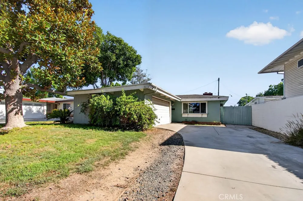 2006 Nutwood Avenue Fullerton, CA 92831