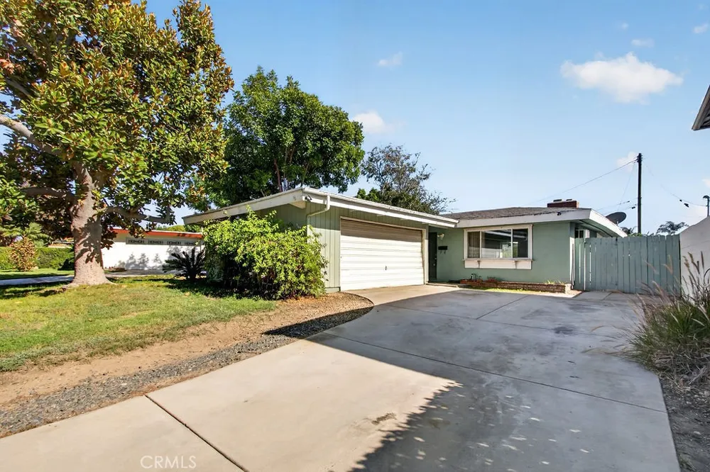 2006 Nutwood Avenue Fullerton, CA 92831