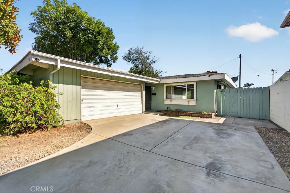 2006 Nutwood Avenue Fullerton, CA 92831