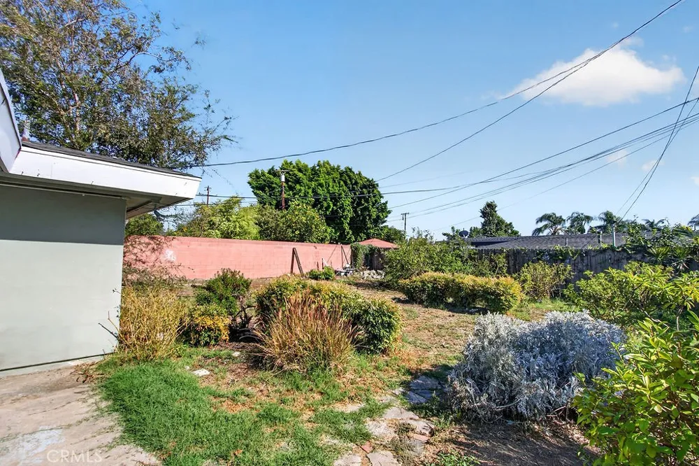 2006 Nutwood Avenue Fullerton, CA 92831