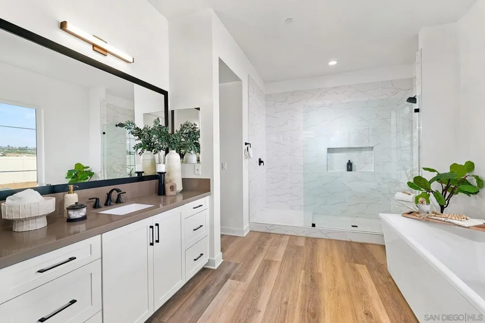 1748 Ishihara Rd Vista, CA 92084