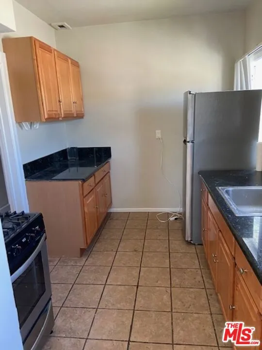 4537 W 11Th Place Los Angeles, CA 90019