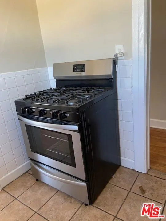 4537 W 11Th Place Los Angeles, CA 90019