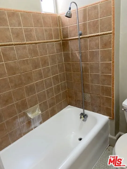 4537 W 11Th Place Los Angeles, CA 90019