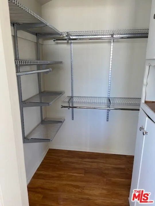 4537 W 11Th Place Los Angeles, CA 90019