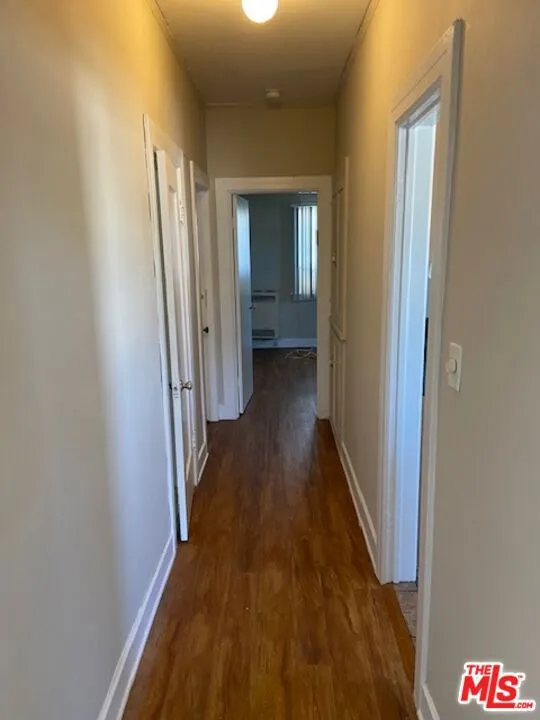 4537 W 11Th Place Los Angeles, CA 90019