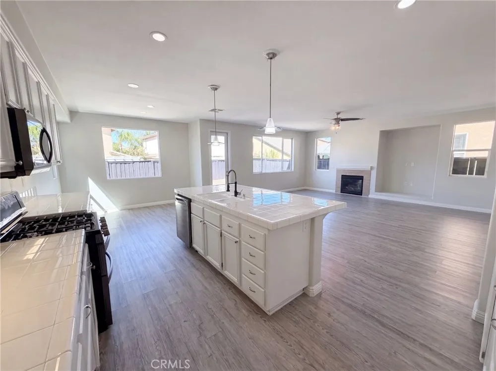 1265 Lavender Hemet, CA 92545