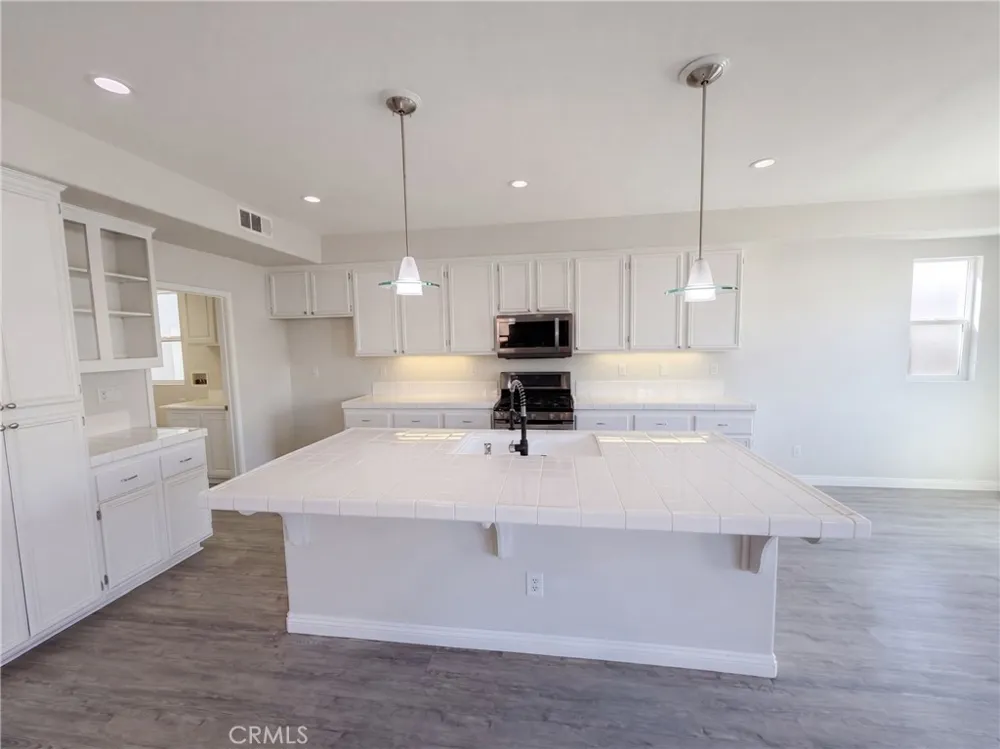1265 Lavender Hemet, CA 92545