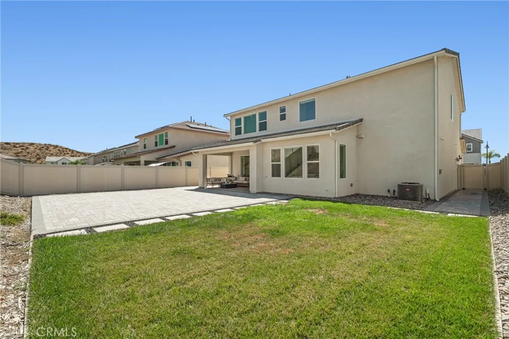 28526 Sparrow Saugus, CA 91350