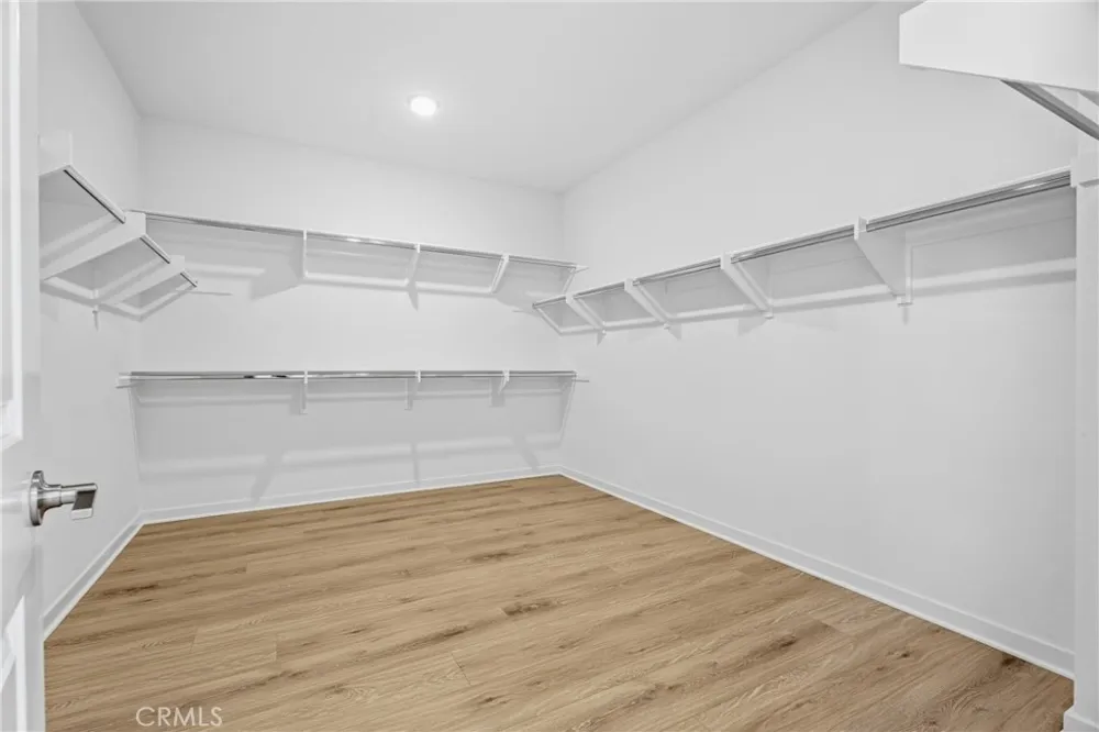 28526 Sparrow Saugus, CA 91350