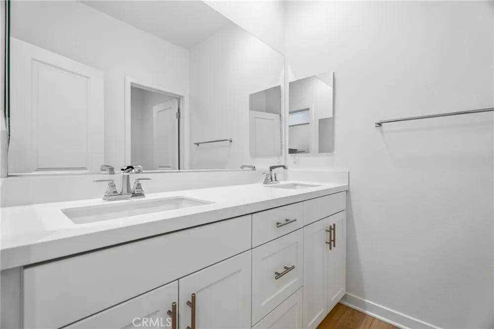 28526 Sparrow Saugus, CA 91350