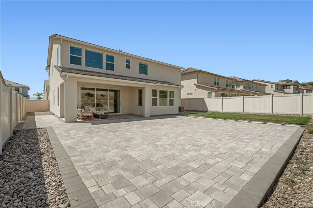28526 Sparrow Saugus, CA 91350