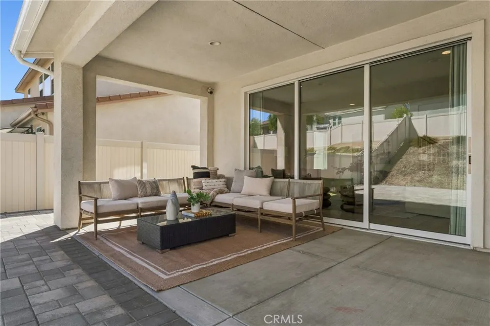 28526 Sparrow Saugus, CA 91350