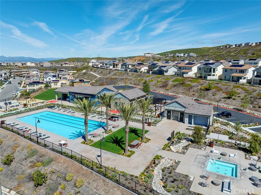 28526 Sparrow Saugus, CA 91350