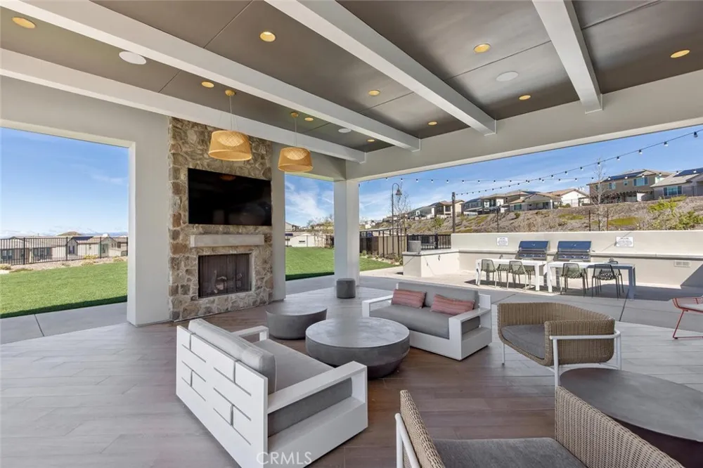 28526 Sparrow Saugus, CA 91350
