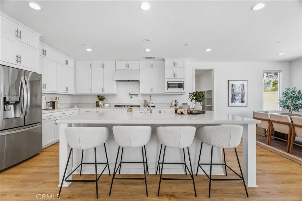 28526 Sparrow Saugus, CA 91350